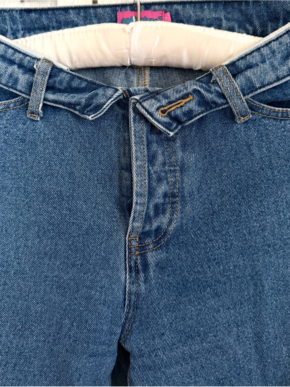 Edikted Medium Blue Ripped Jeans Button Down Top Fold SZ S